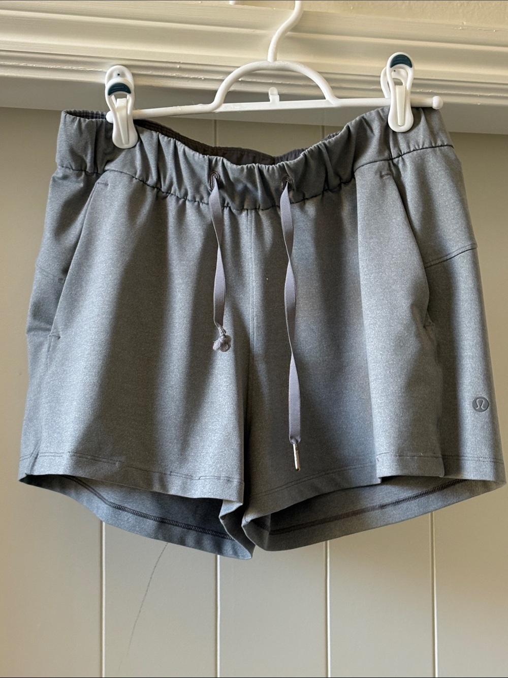 lululemon athletica Gray Elastic-Waist Athletic Shorts with drawstring & pockets